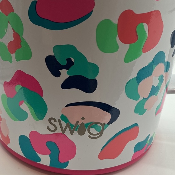 Swig Life 18oz Travel Mug featuring the "Party Animal" pattern. - Picture 2 of 5